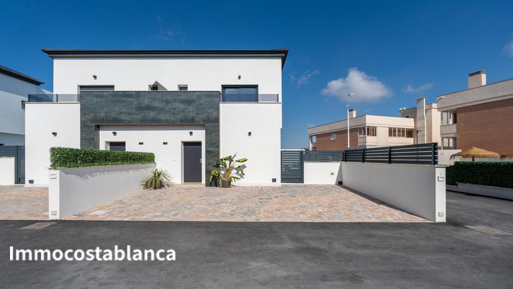Вилла в Гран Алаканте, 122 м², 350 000 €, фото 2, объявление 71747616