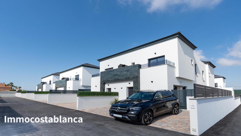 Вилла в Гран Алаканте, 122 м², 350 000 €, фото 3, объявление 71747616
