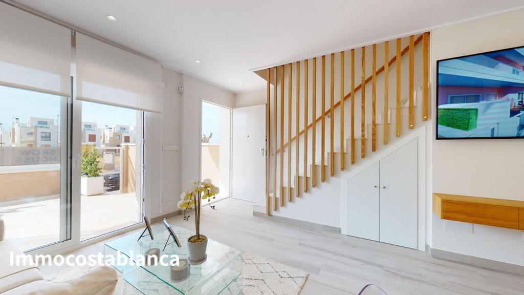 Квартира в Пилар-де-ла-Орададе, 81 м², 300 000 €, фото 2, объявление 9487536