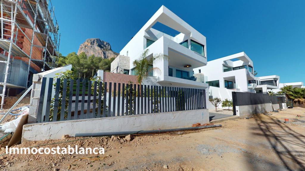 Коттедж в Полопе, 295 м², 860 000 €, фото 1, объявление 75484976