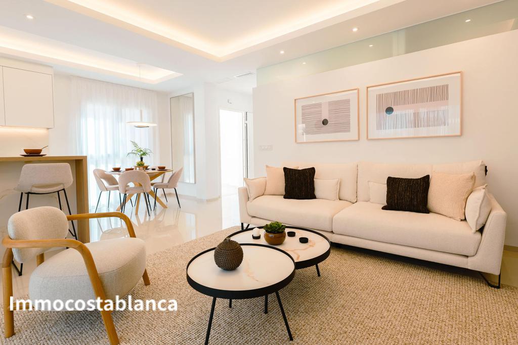 Коттедж в Сьюдад-Кесада, 90 м², 316 000 €, фото 1, объявление 25647536