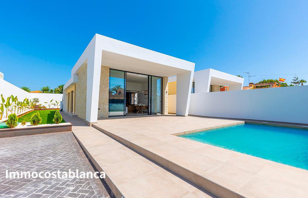 Вилла в Торревьехе, 120 м², 725 000 €, фото 1, объявление 47866816