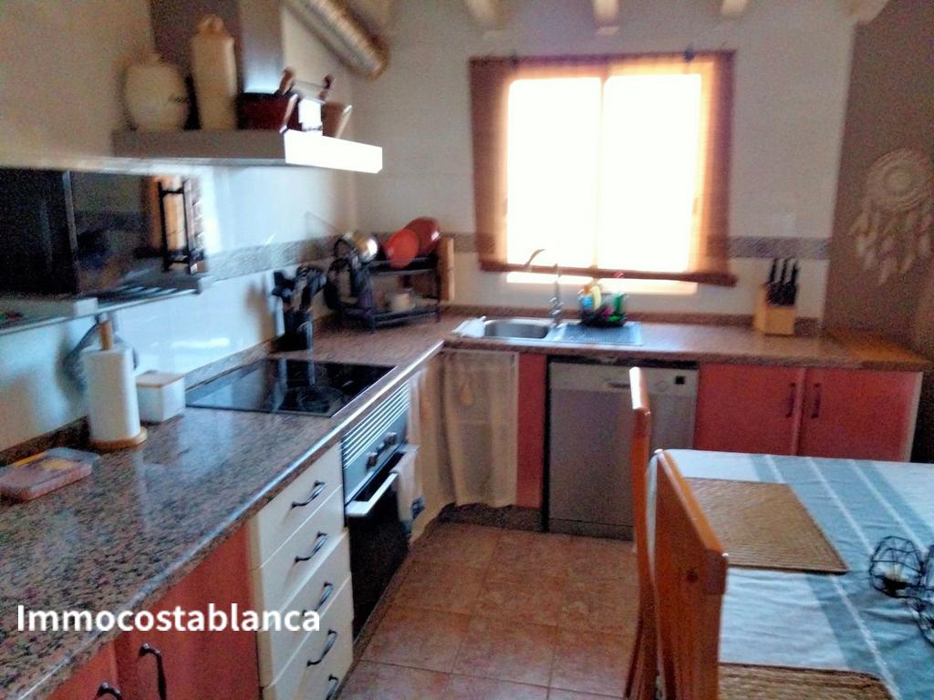 Дом в городе в Аликанте, 300 м², 268 000 €, фото 4, объявление 33997136