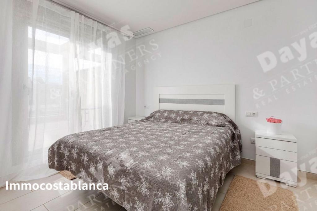 Дом в городе в Торревьехе, 145 м², 305 000 €, фото 1, объявление 24975456